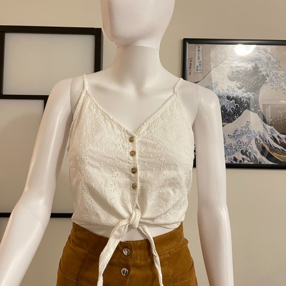 white crop top - Picture 2 of 5